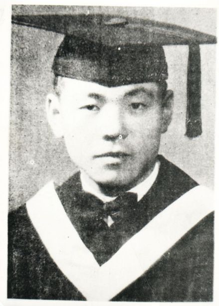 1940年，在英国爱丁堡大学获得哲学博士学位 