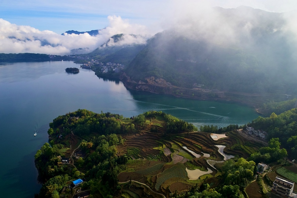 马湖周边山地