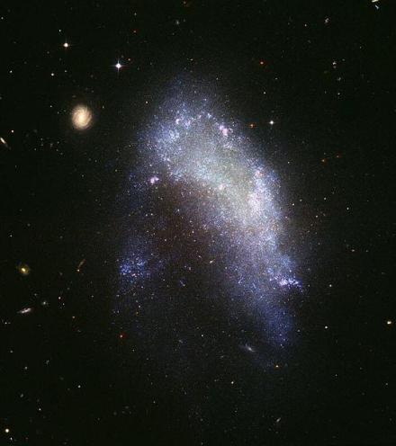 NGC1427A：不规则星系的例子。