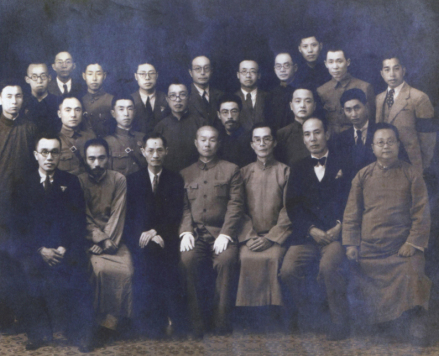 1938年，西南联大校领导与辅导团成员留影