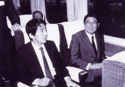 安倍晋三与父亲安倍晋太郎