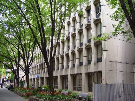 Nagler Hall （学生宿舍之一）