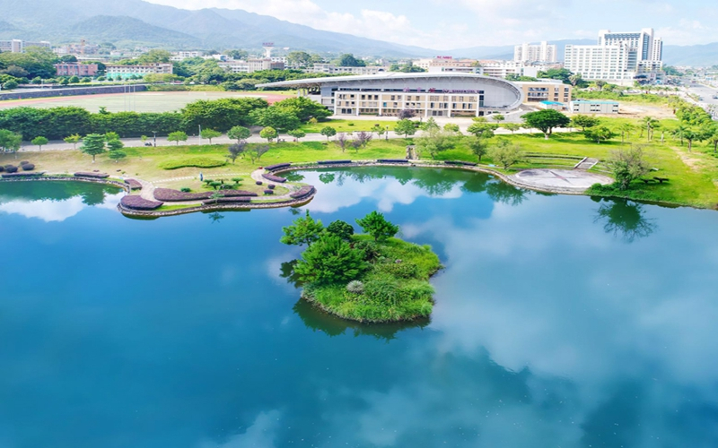 龙岩学院