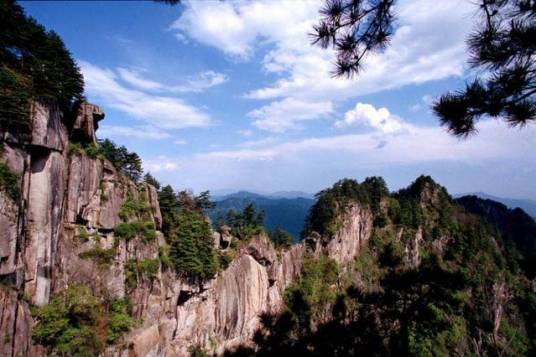 宝天曼生态旅游区