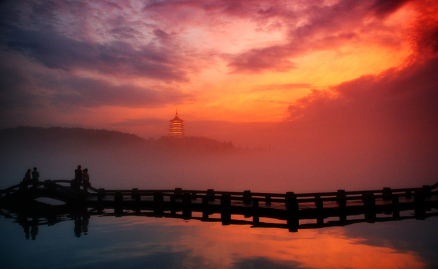 雷峰夕照