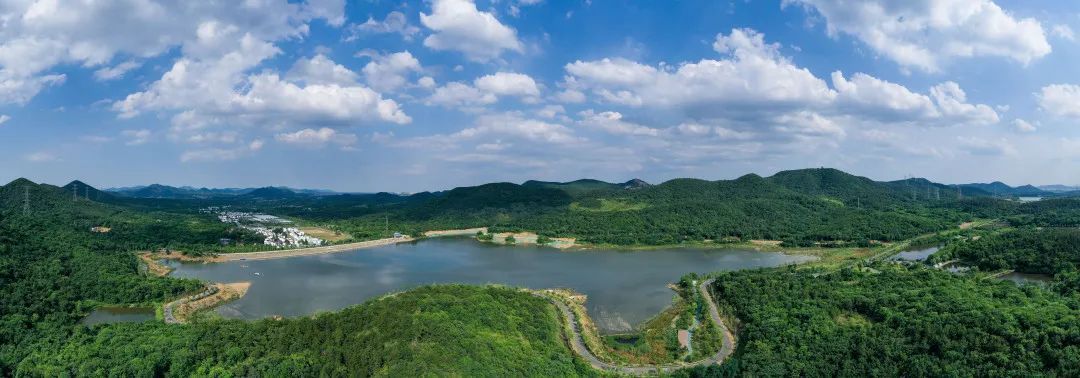 汤山区域地貌全景 