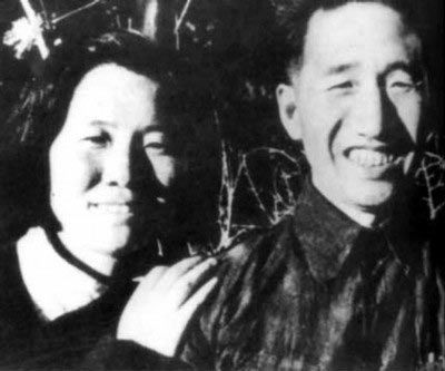 1946年，徐向前与黄杰结婚时的留影（图九） 