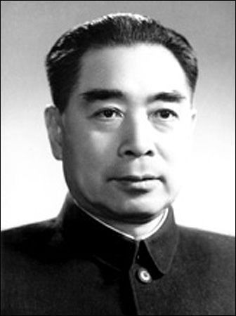 周恩来.