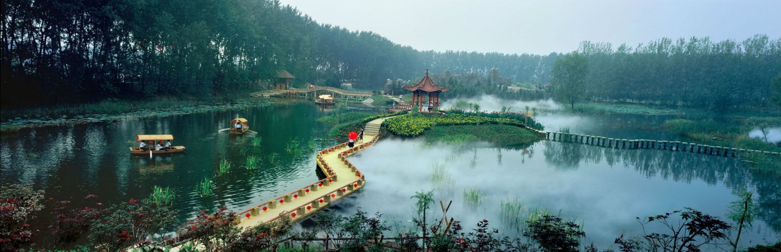 微山湖湿地红荷风景区