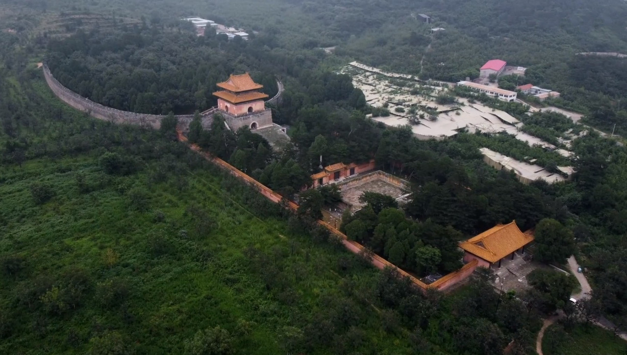 明裕陵全景（侧向）