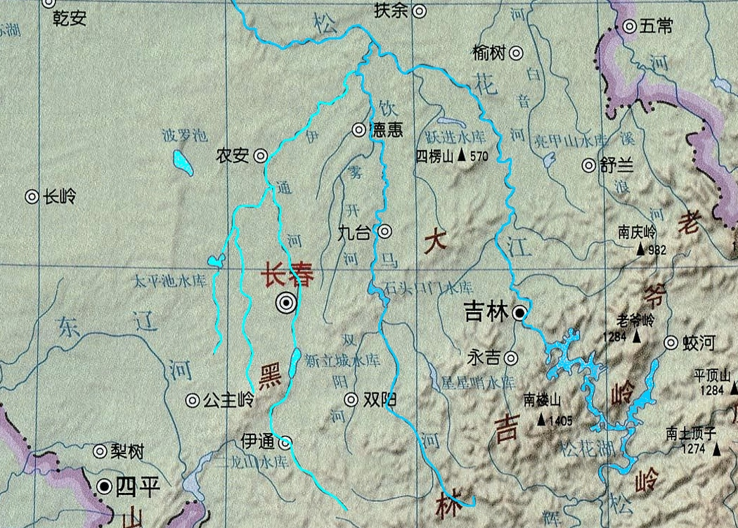 伊通河的位置及水系分布