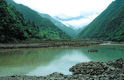 牛头山山间小潭