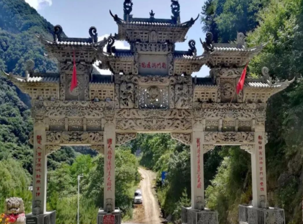 龙门洞森林公园