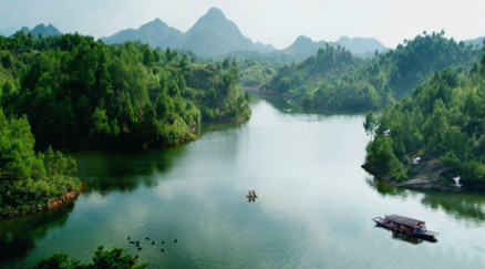 花山谜窟风景区