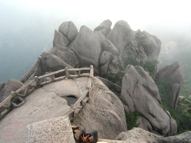 狼牙山主峰莲花峰（大莲花瓣）