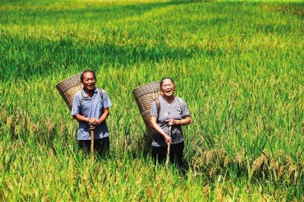 南溪号子传人李绍俊、冯广香夫妇吼南溪号子 