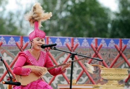 阿肯阿依特斯文化旅游节