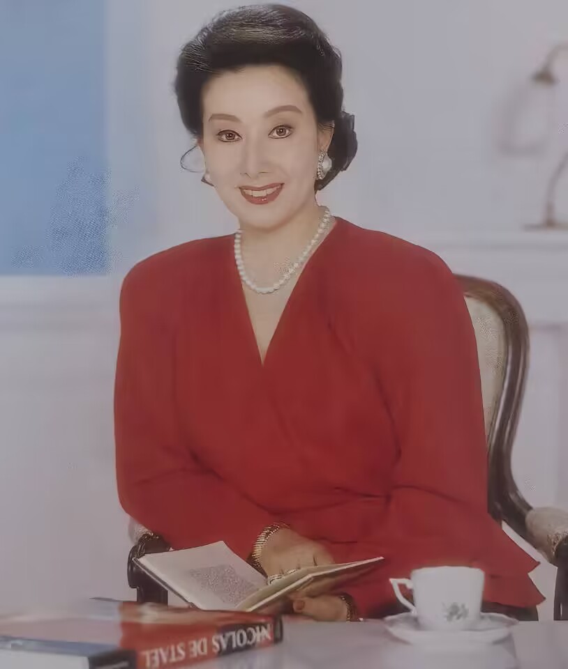 山本富士子的图片